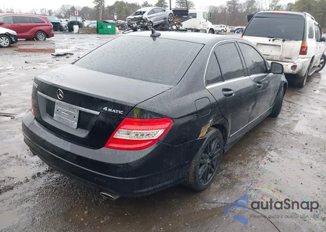 2009 Mercedes-Benz C 300 Luxury 4Matic/Sport 4Matic z USA, uszkodzony, nr VIN WDDGF81X79R080337